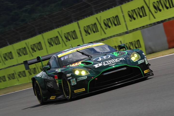 レース2: GT300クラスポールポジションは藤井誠暢（D'station Vantage GT3）