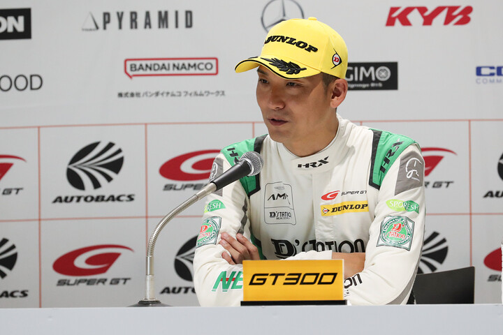 レース2予選記者会見: GT300クラスでポールポジションを獲得した藤井誠暢（D'station Racing）
