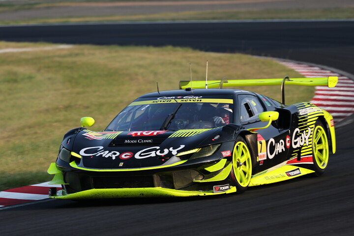 GT300クラス優勝はCARGUY Ferrari 296 GT3（ザック・オサリバン／小林利徠斗）