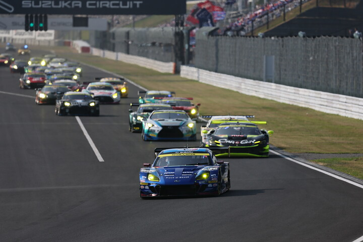 GT300クラスのスタートシーン