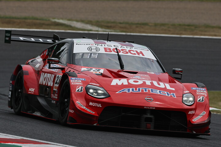 公式練習: GT500クラス2位はMOTUL AUTECH Z（千代勝正／高星明誠）