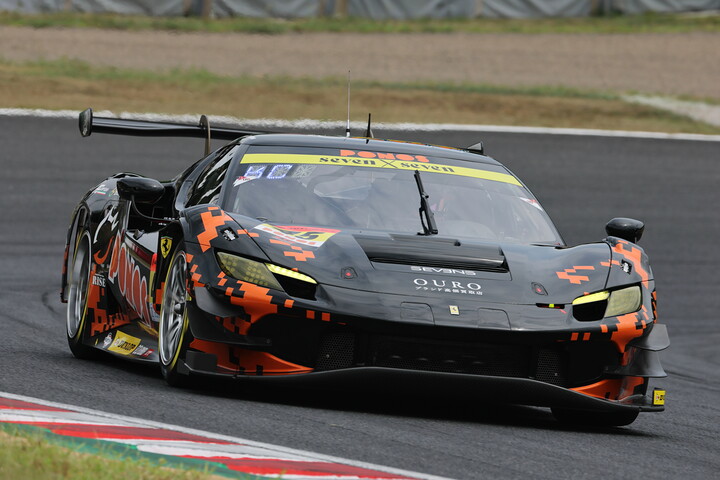 公式練習: GT300クラス5位はPONOS FERRARI 296（ケイ・コッツォリーノ／篠原拓朗）