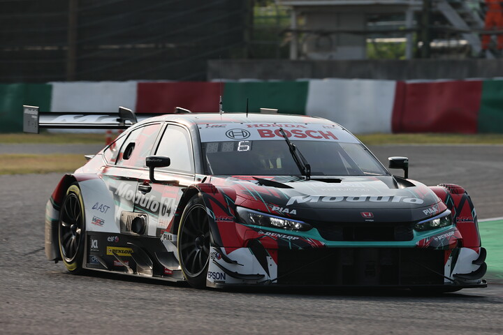 GT500クラス予選6位はModulo CIVIC TYPE R-GT（伊沢拓也／大草りき）