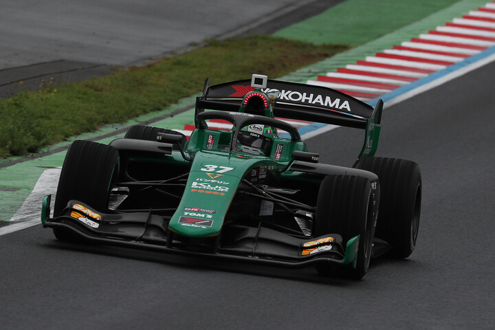 フリー走行2回目:  2位はサッシャ・フェネストラズ（VANTELIN TOM'S SF23）