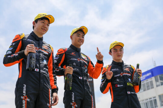 ファーストガレージ勢が表彰台を独占