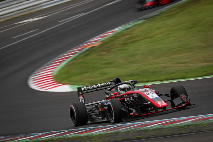 第10戦予選3位、第11戦予選2位の佐野雄城（モビリティ中京 TOM'S TGR-DC SFL）