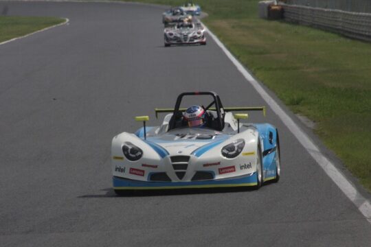 ポールポジションは兒島弘訓(ZR WINMAX VITA)