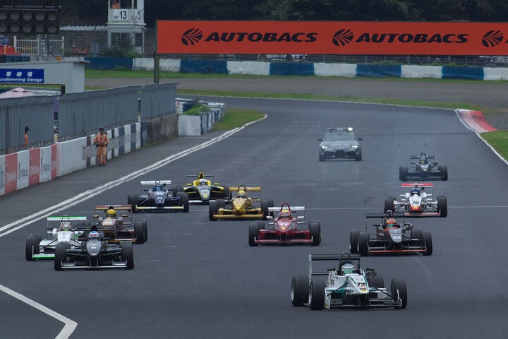 決勝がスタートした