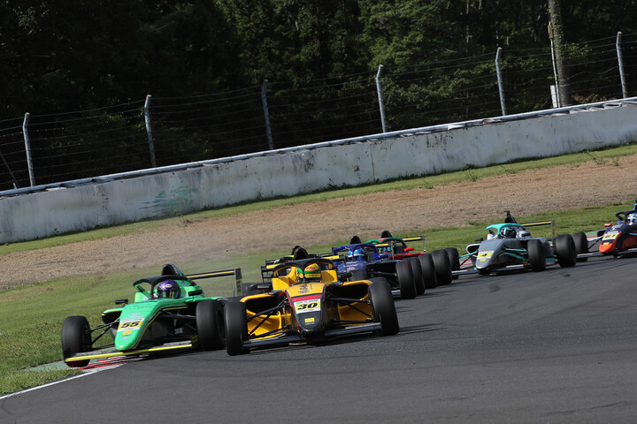 KENTAROとDRAGONが接触