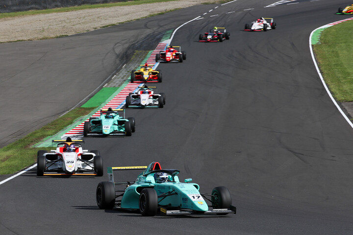 決勝がスタートした