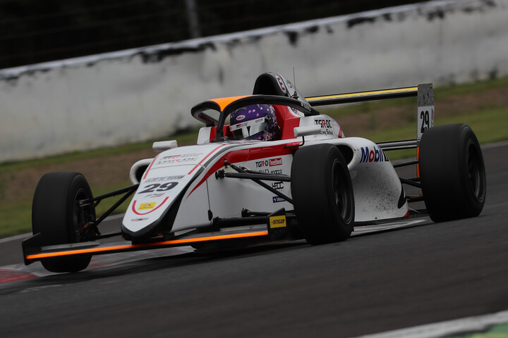 優勝は鈴木斗輝哉（TGR-DC RS F4）