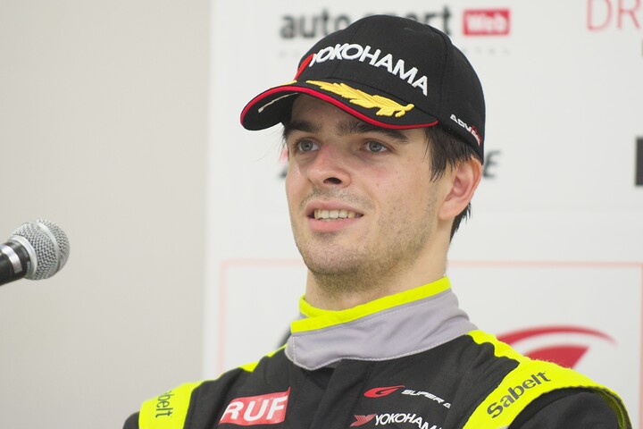 決勝記者会見: GT300クラスで優勝したザック・オサリバン（CARGUY MKS RACING）