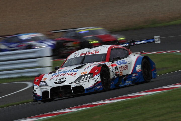 GT500クラス決勝2位はDENSO KOBELCO SARD GR Supra（関口雄飛／サッシャ・フェネストラズ）
