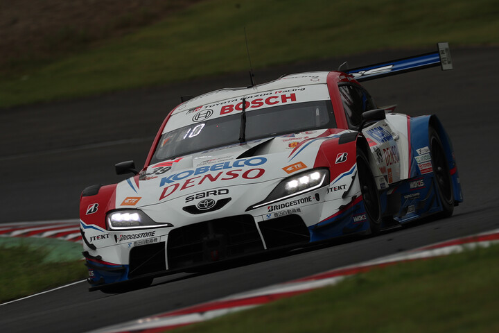 GT500クラス予選2位はDENSO KOBELCO SARD GR Supra（関口雄飛／サッシャ・フェネストラズ）