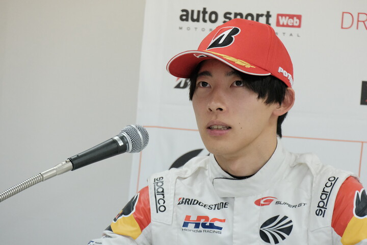 GT500クラスでポールポジションを獲得した佐藤蓮（ARTA）