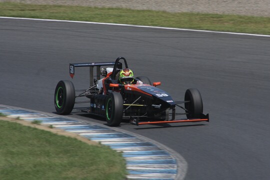 ルーキーの向畑疾走(ファーストガレージ制動屋S2)