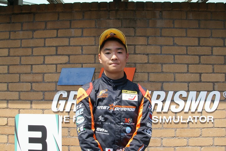 決勝3位の酒井翔太（ファーストガレージKK-S2）