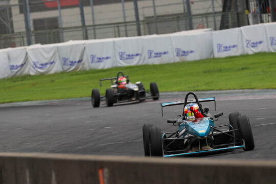 決勝3位は濵邊誠己（ELEVレーシングS2制動屋）