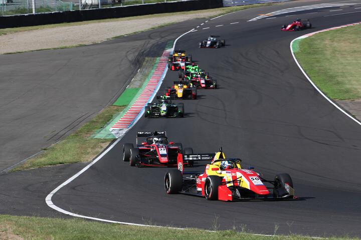 決勝がスタートした