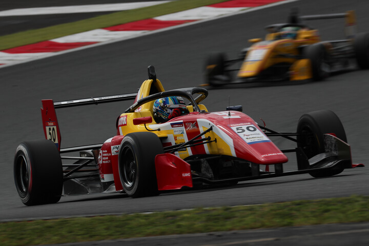 ポールポジションは野村勇斗（HFDP WITH B-MAX RACING）