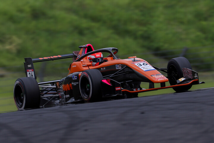 決勝2位はエステバン・マッソン（PONOS Racing TOM'S TGR-DC SFL）