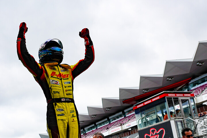 優勝した野村勇斗（B-MAX RACING TEAM）