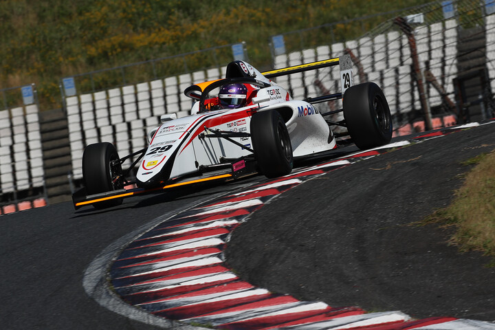 チャンピオンクラス第11戦ポールポジション、第12戦予選7位は鈴木斗輝哉（TGR-DC RS F4）