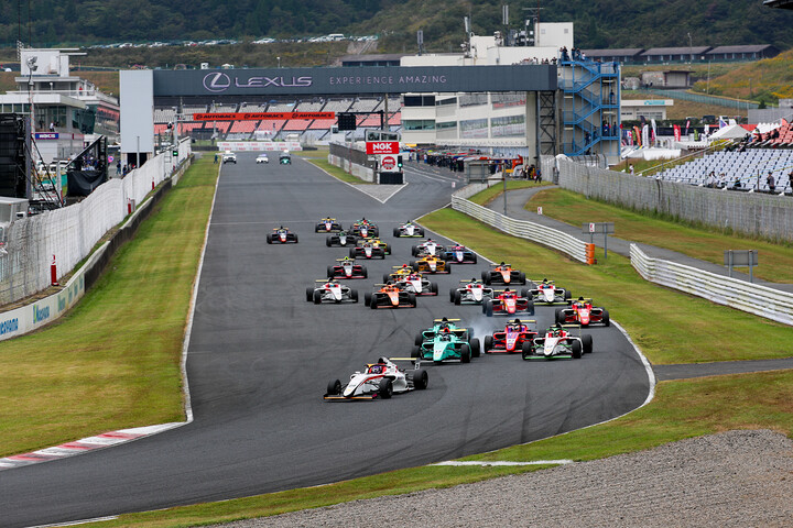 決勝がスタートした