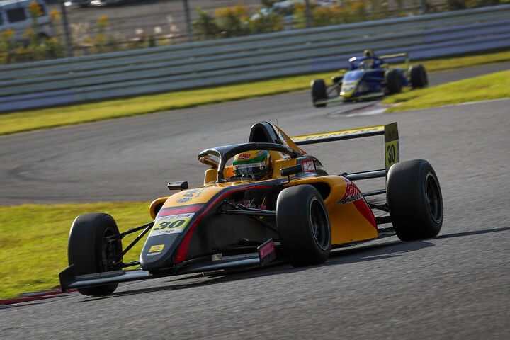 インディペンデントクラス決勝4位はDRAGON（B-MAX TEAM DRAGON）