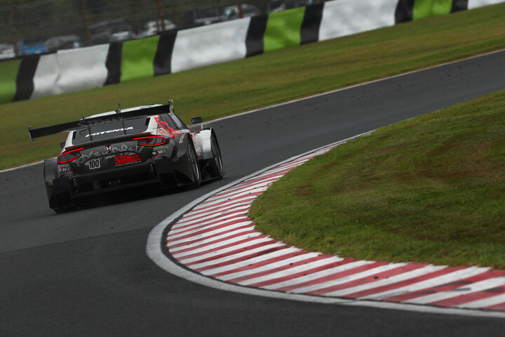 GT500クラス優勝は