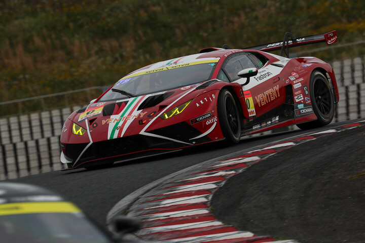 公式練習: GT300クラストップタイムはVENTENY Lamborghini GT3（小暮卓史／元嶋佑弥）