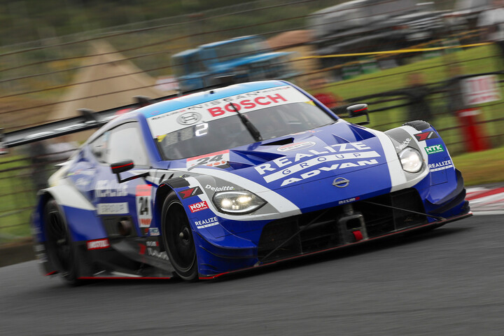 公式練習: GT500クラス2位はリアライズコーポレーションADVAN Z（松田次生／名取鉄平）