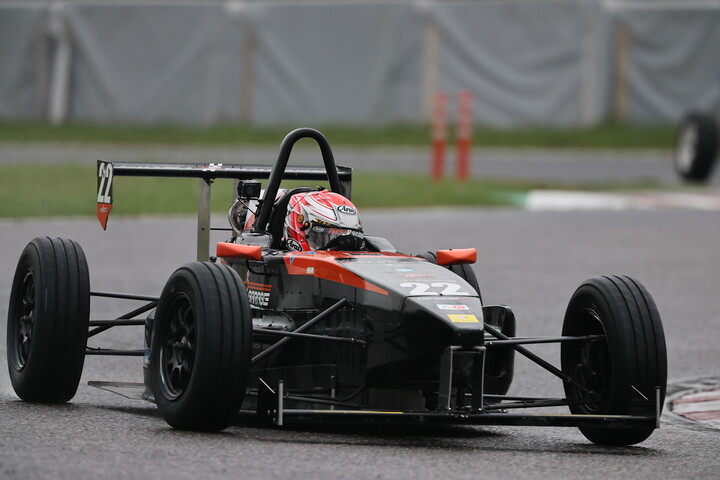 予選2位は酒井翔太（ファーストガレージKK-S2）