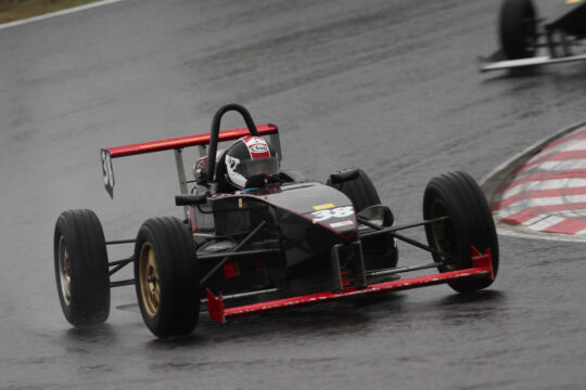 予選5位、マスタークラスポールポジションは畠山泰三（KKSII）