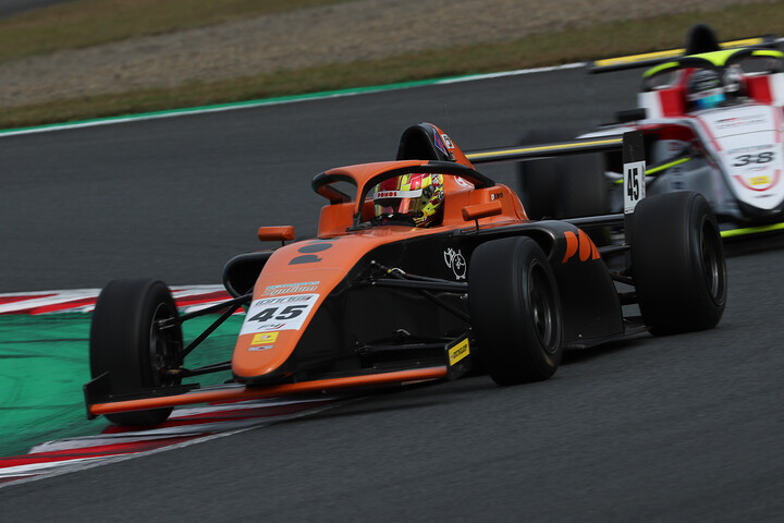 チャンピオンクラス決勝3位は洞地遼⼤（PONOS RACING MCS-24）