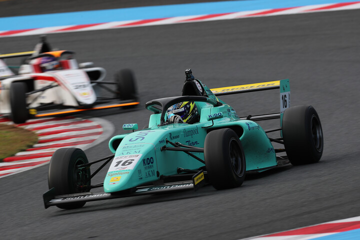 チャンピオンクラス優勝は白崎稜（Kageyama YBS Verve MCS4）