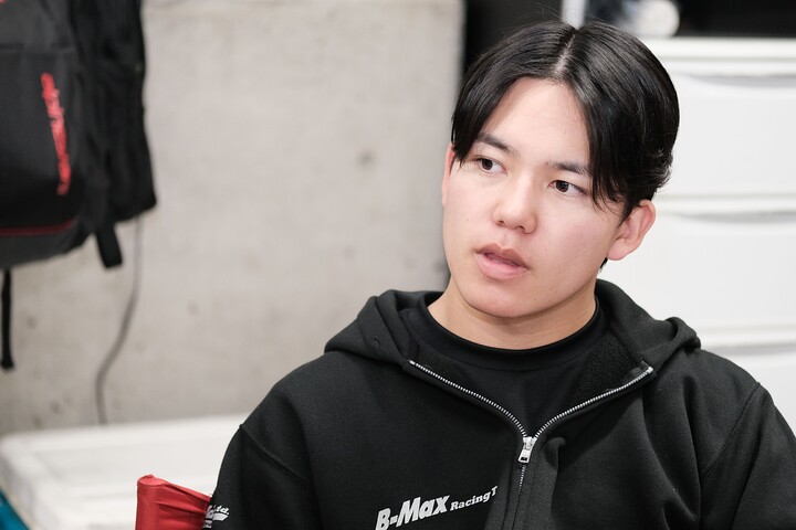 決勝2位の卜部和久（B-MAX RACING TEAM）