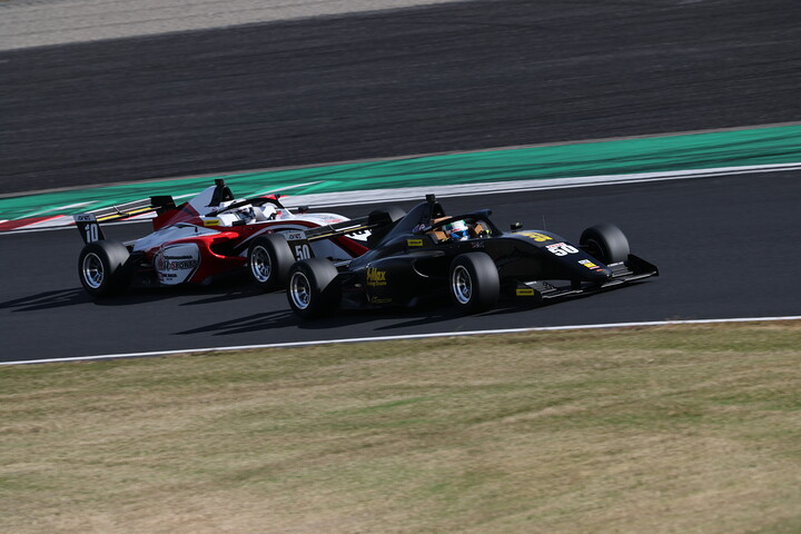 卜部和久と小松響のトップ争い