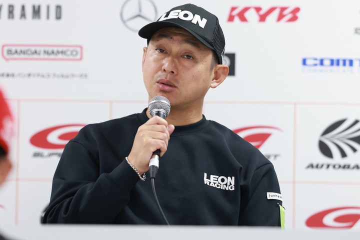 GT300クラスチャンピオン記者会見: 黒沢治樹監督（K2 R&D LEON RACING）