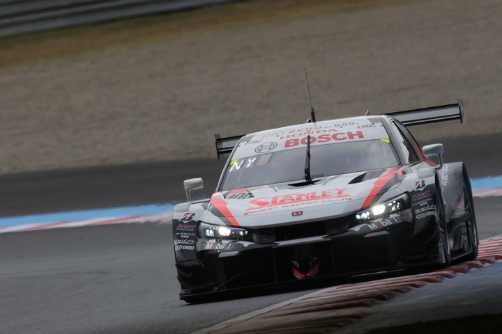 GT500クラス決勝3位はSTANLEY CIVIC TYPE R-GT（山本尚貴／牧野任祐）