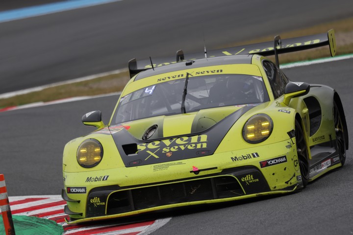 GT300クラス決勝3位はseven × seven PORSCHE GT3R（ハリー・キング／藤波清斗）