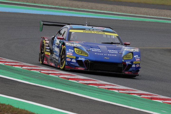 公式練習: GT300クラストップタイムはSUBARU BRZ R&D SPORT（井口卓人／山内英輝）