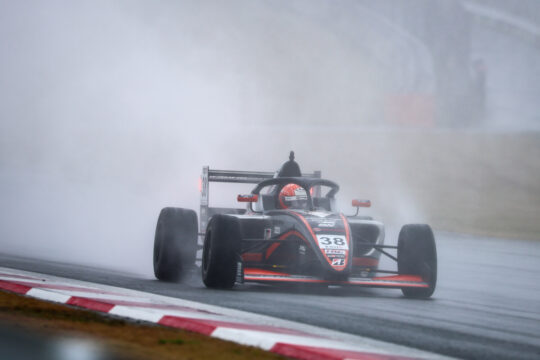 ファイナルレース5位は佐藤こころ（OPTIMUS CERUMO・INGING KC-MG01）