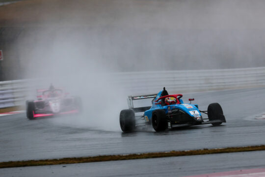 ファイナルレース2位は翁長実希（Kids com KDDP KC-MG01）