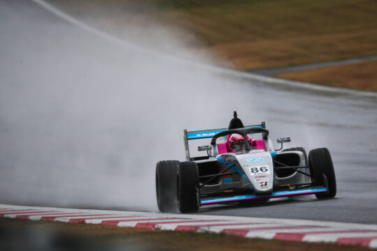 ファイナルレース優勝は下野璃央（Dr.Dry with Team IMPUL KC-MG01）