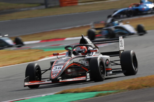 予選5位は佐藤こころ（OPTIMUS CERUMO・INGING KC-MG01）