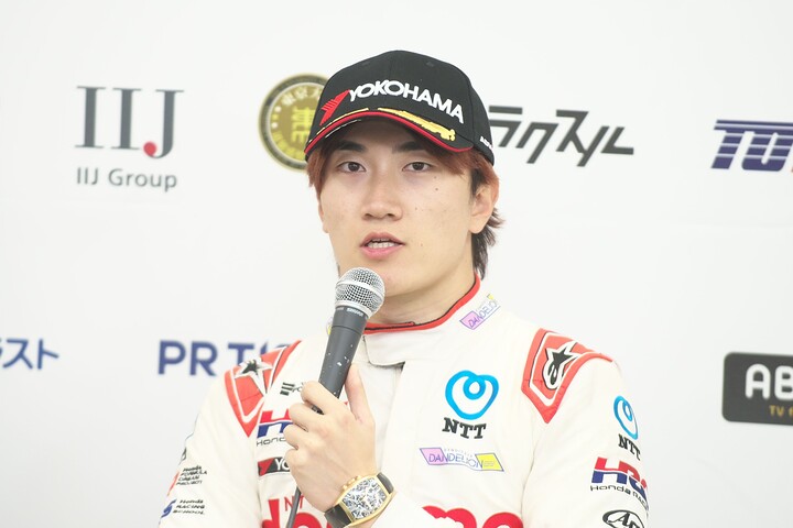 決勝記者会見: 決勝3位の牧野任祐（DOCOMO TEAM DANDELION RACING）