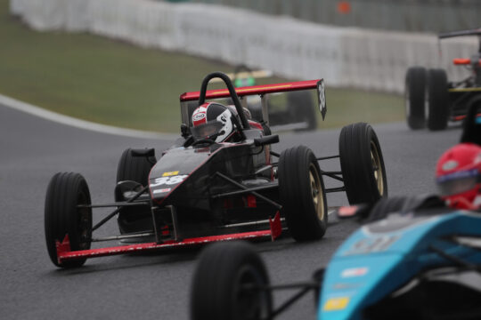 決勝8位、マスタークラス優勝は畠山泰三（KKSII）