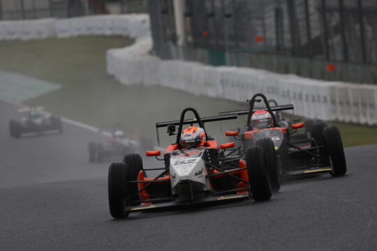 決勝2位は津田充輝（ファーストガレージ制動屋S2）