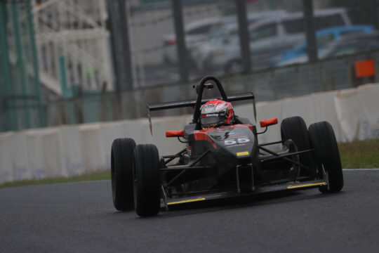 決勝4位は酒井翔太（ファーストガレージKK-S2）